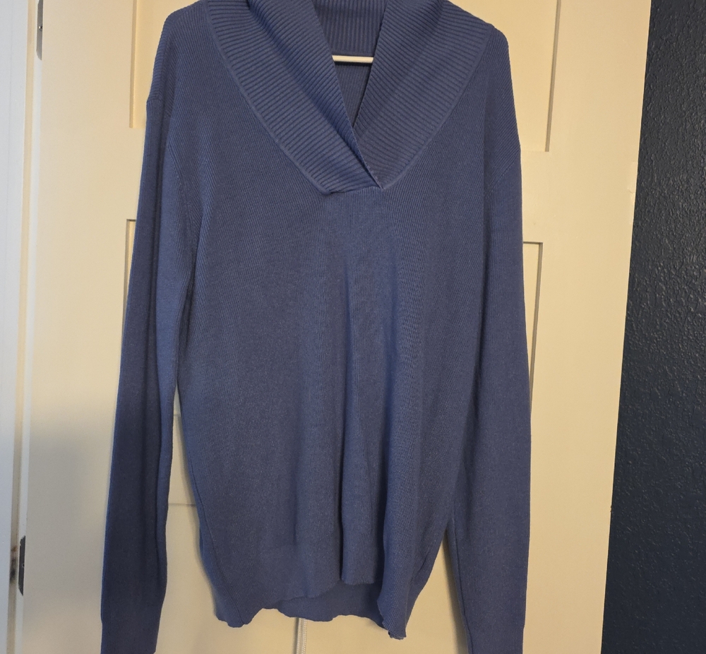WOMENS SOFT V NECK SWEATER
